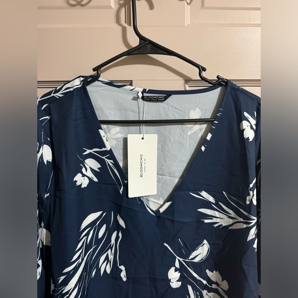 Bloomchic Floral Printed Plicated Flutter Sleeve Blouse NWT Size 18-20 - Picture 2 of 6